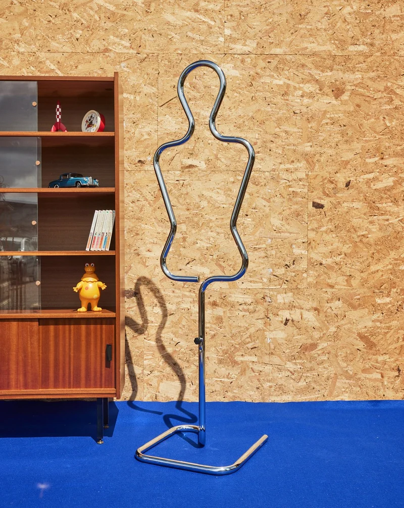 Charlie, le valet de chambre en chrome N°222