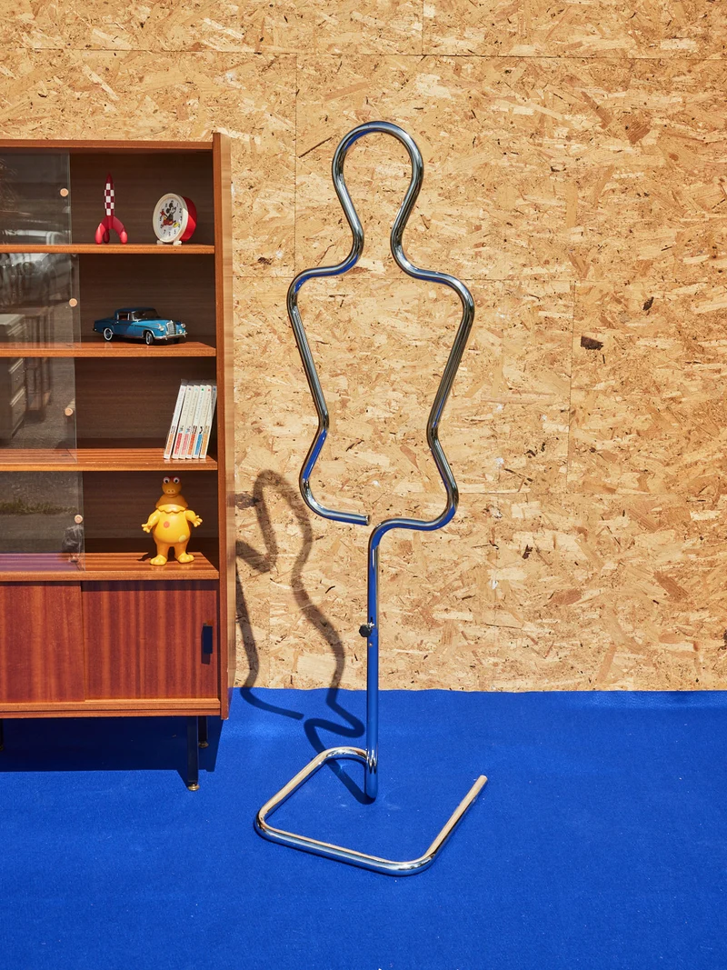 Charlie, le valet de chambre en chrome N°222
