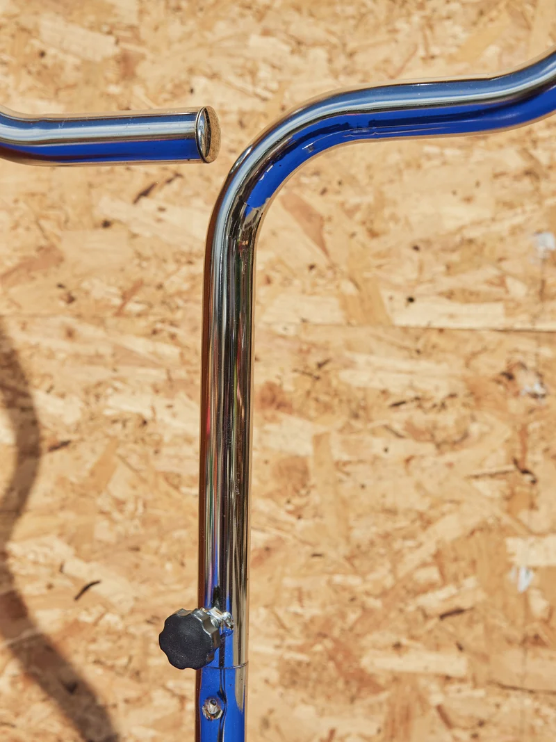 Charlie, le valet de chambre en chrome N°222