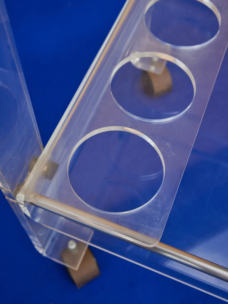 Anouk, la desserte en plexiglass N°327