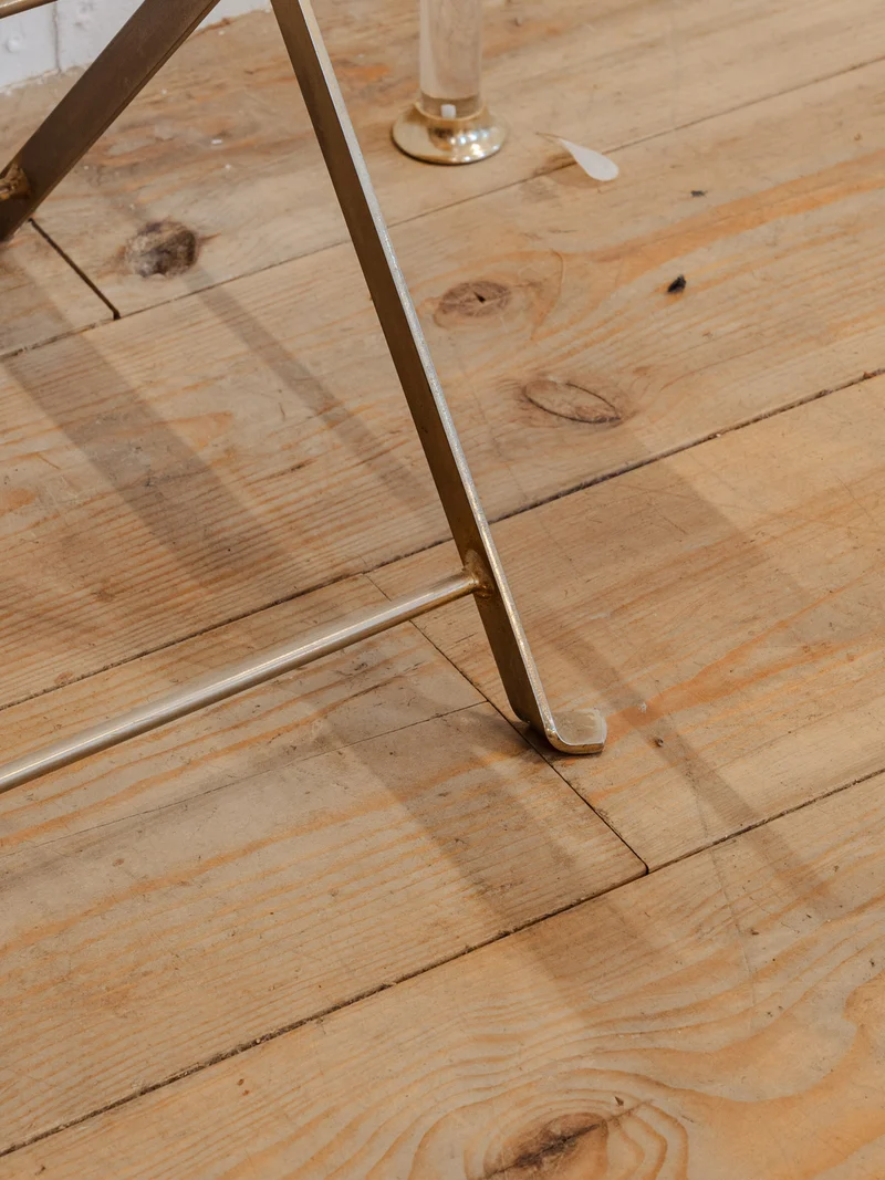 Alma, la chaise en métal transparent N°1562
