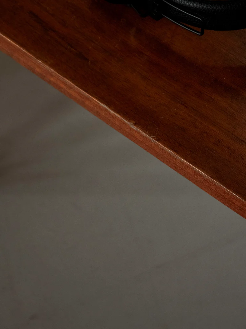 Léonie, la table basse fine en bois N°928