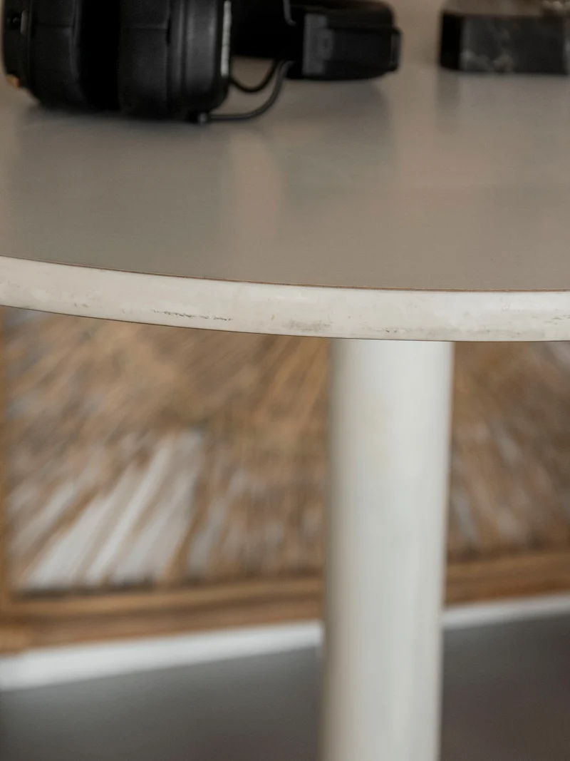 Donna, la table basse tulipe blanche N°969