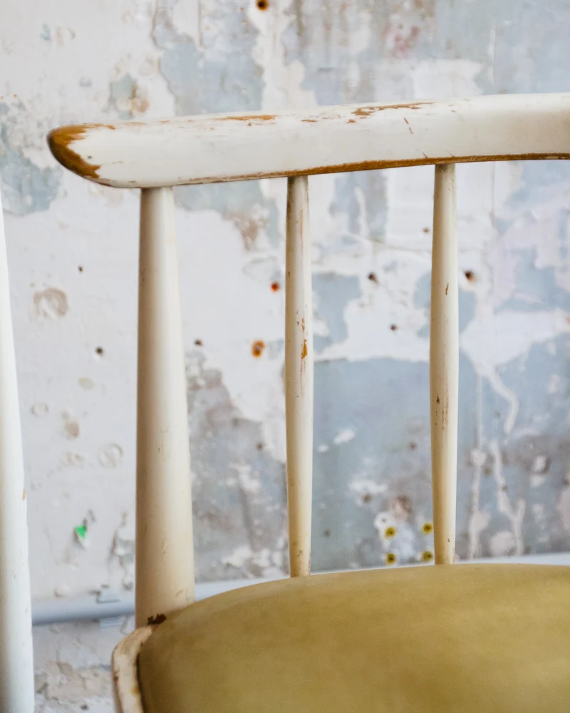 Claude, le lot de 4 chaises courbées N°1251