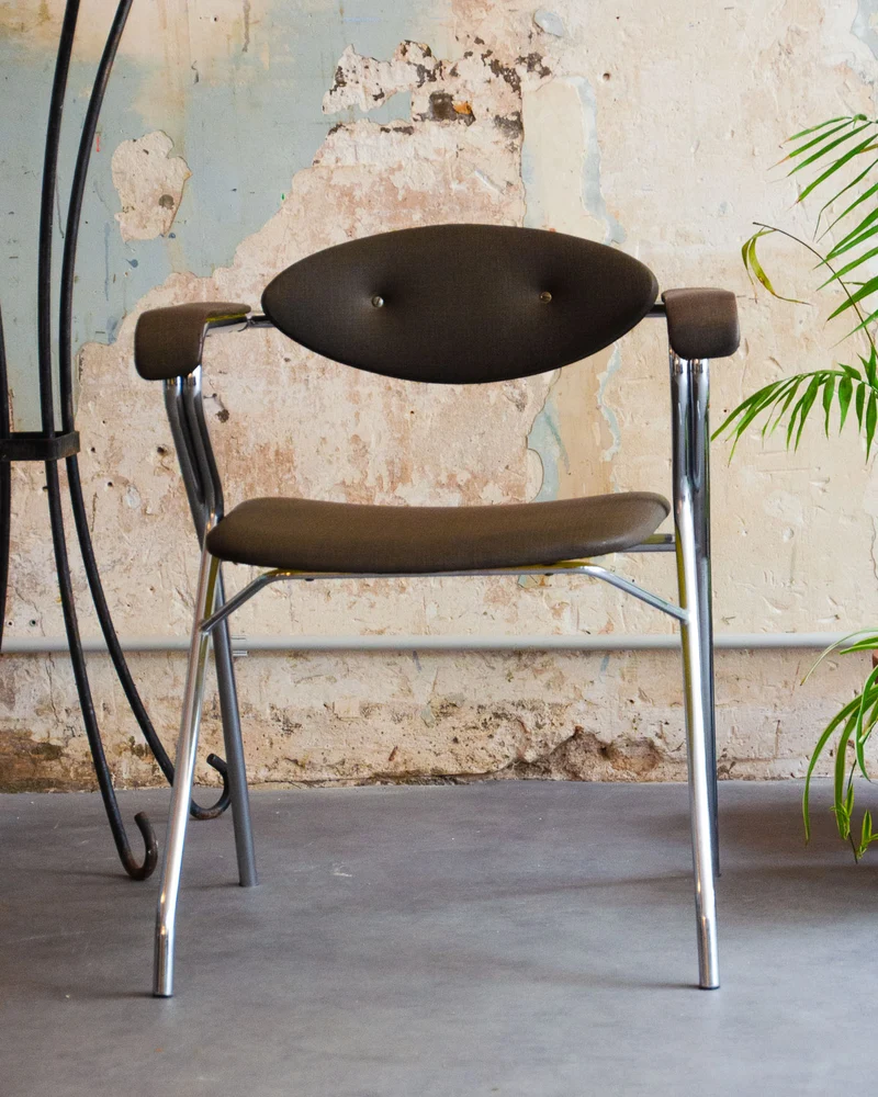 Alma, la chaise tubulaire en simili-cuir N°1533
