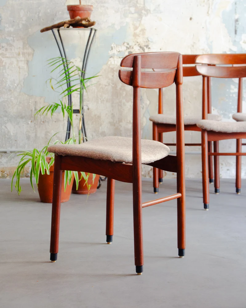 Alma, le lot de 4 chaises grain de café N°1534