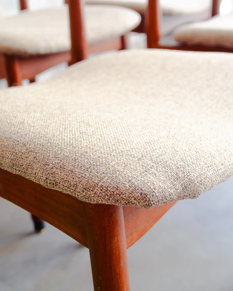 Alma, le lot de 4 chaises grain de café N°1534
