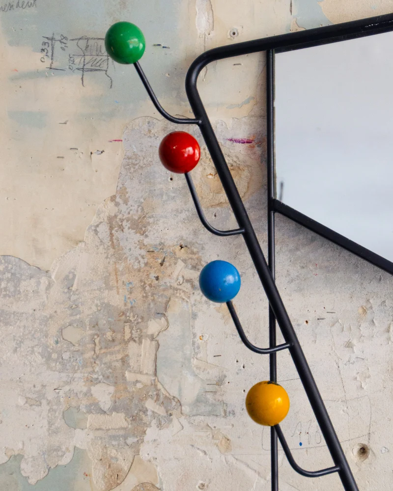 Charlie, le porte-manteau rétro coloré N°213