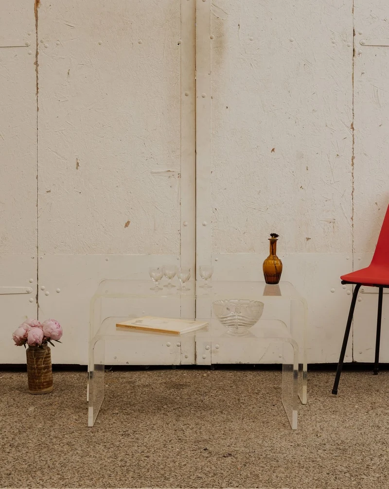 Barbara, les tables gigognes en plexiglass N°160