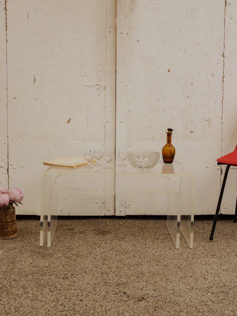 Barbara, les tables gigognes en plexiglass N°160