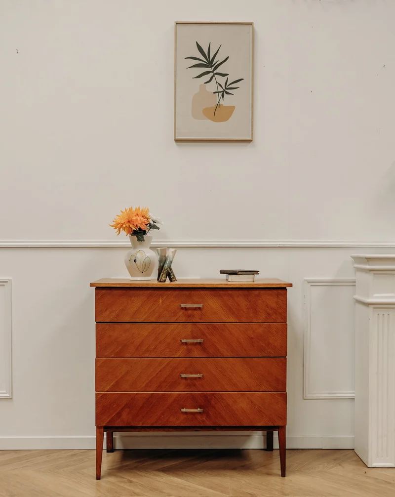 Olga, la commode au placage en bois N°465