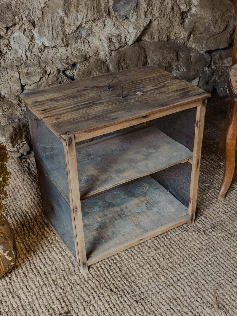 Guy, le petit garde-manger en bois N°37