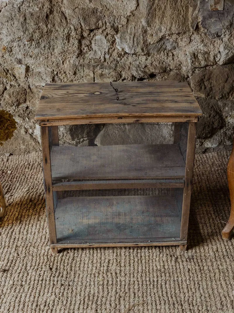 Guy, le petit garde-manger en bois N°37