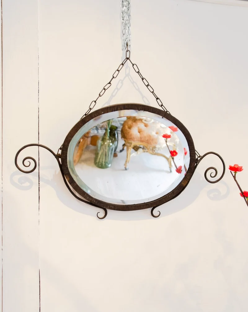 Georges, le miroir en métal N°1199