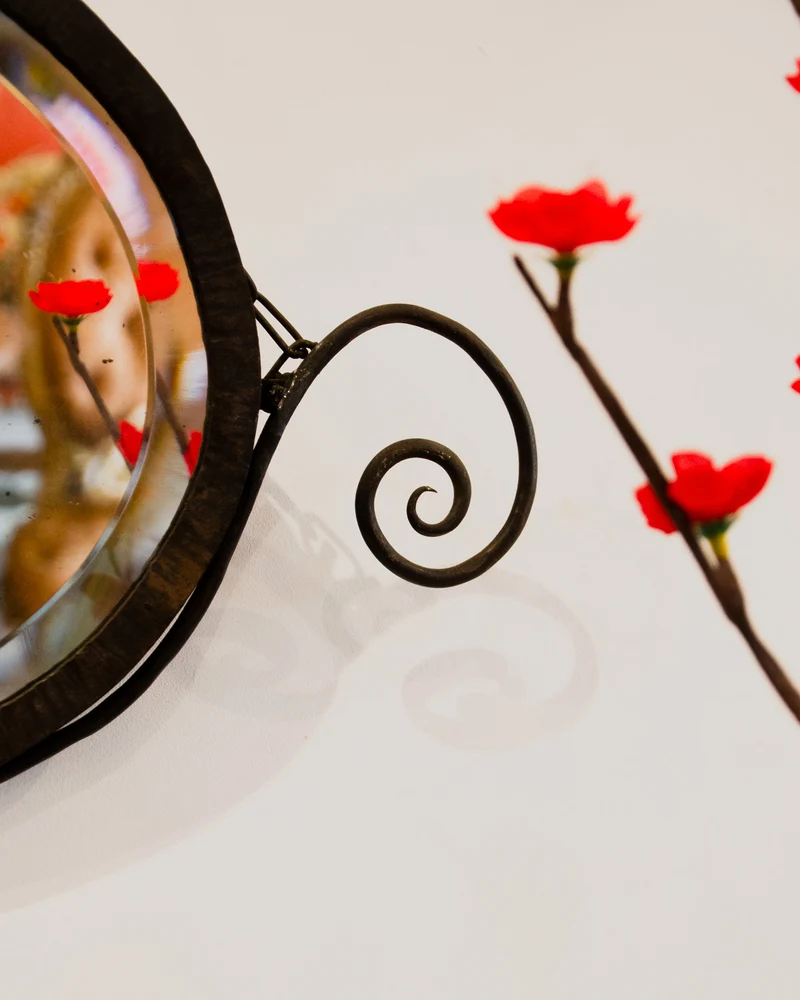 Georges, le miroir en métal N°1199