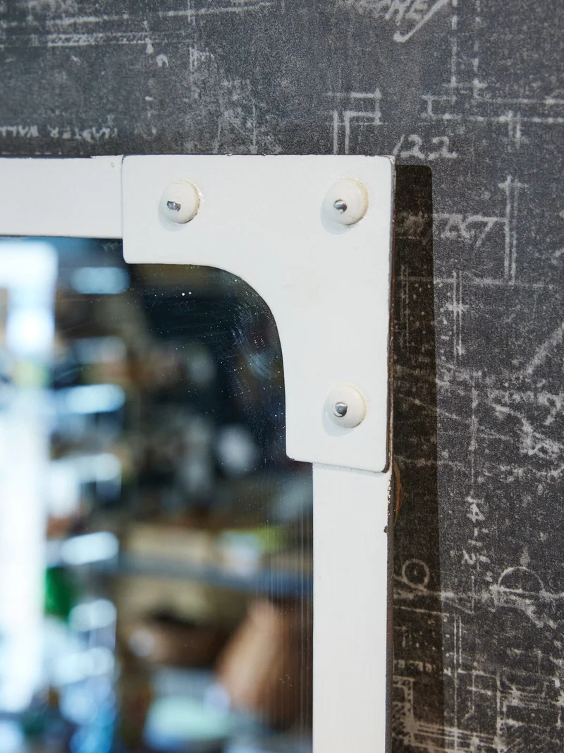 Igor, le miroir industriel en métal N°1068
