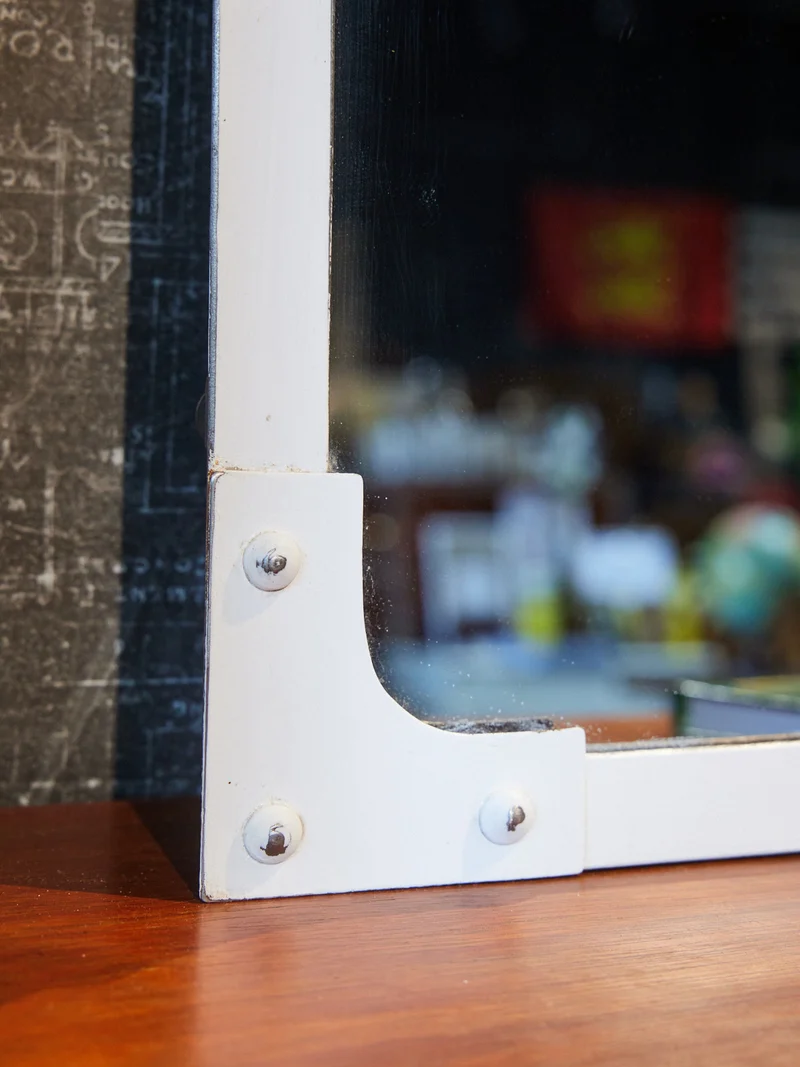 Igor, le miroir industriel en métal N°1068