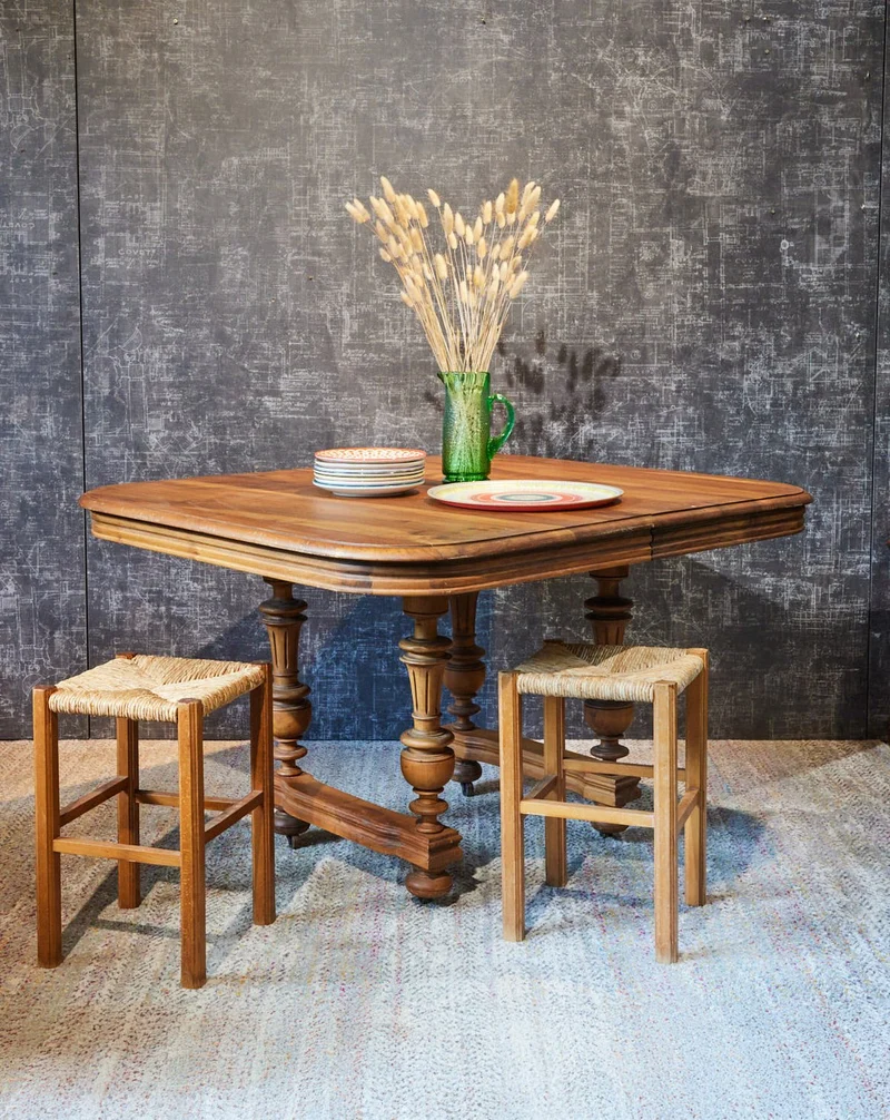 Romy, la table à manger en bois N°1560