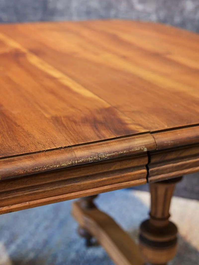 Romy, la table à manger en bois N°1560