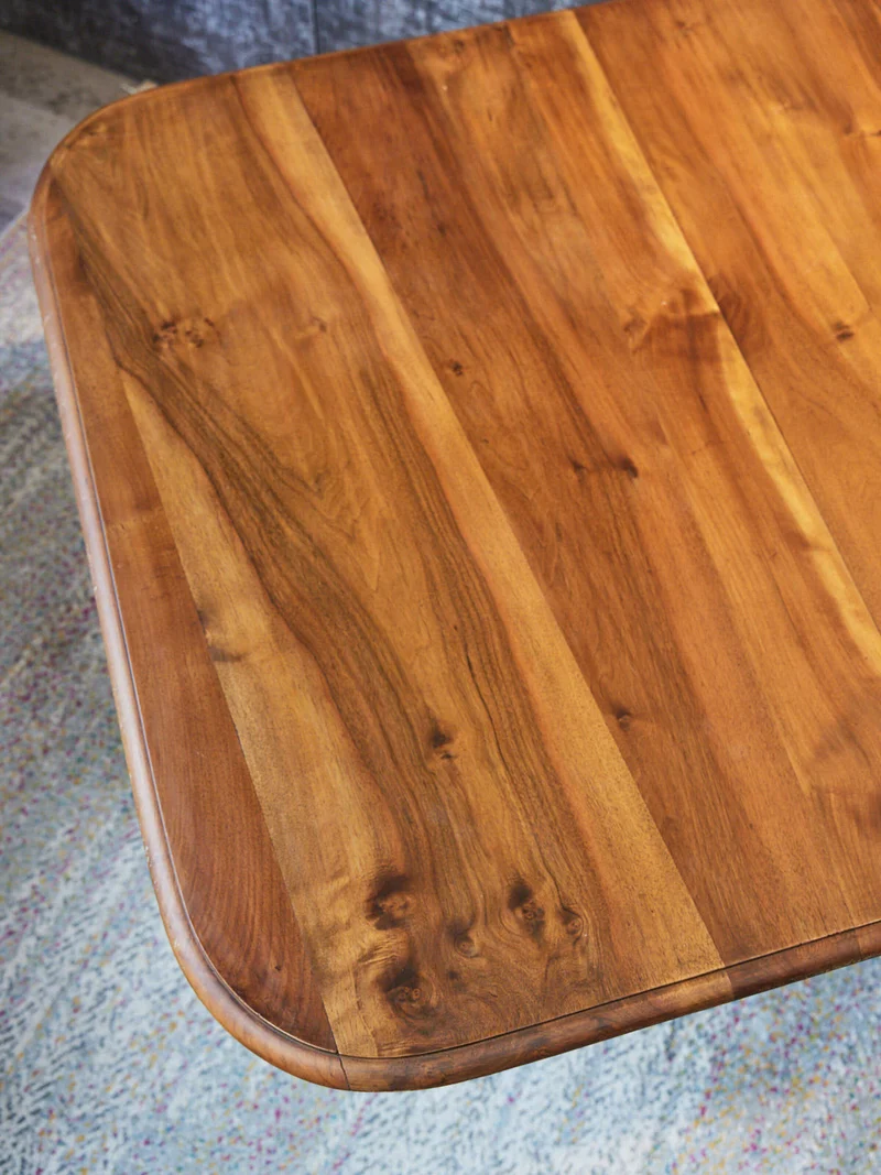 Romy, la table à manger en bois N°1560