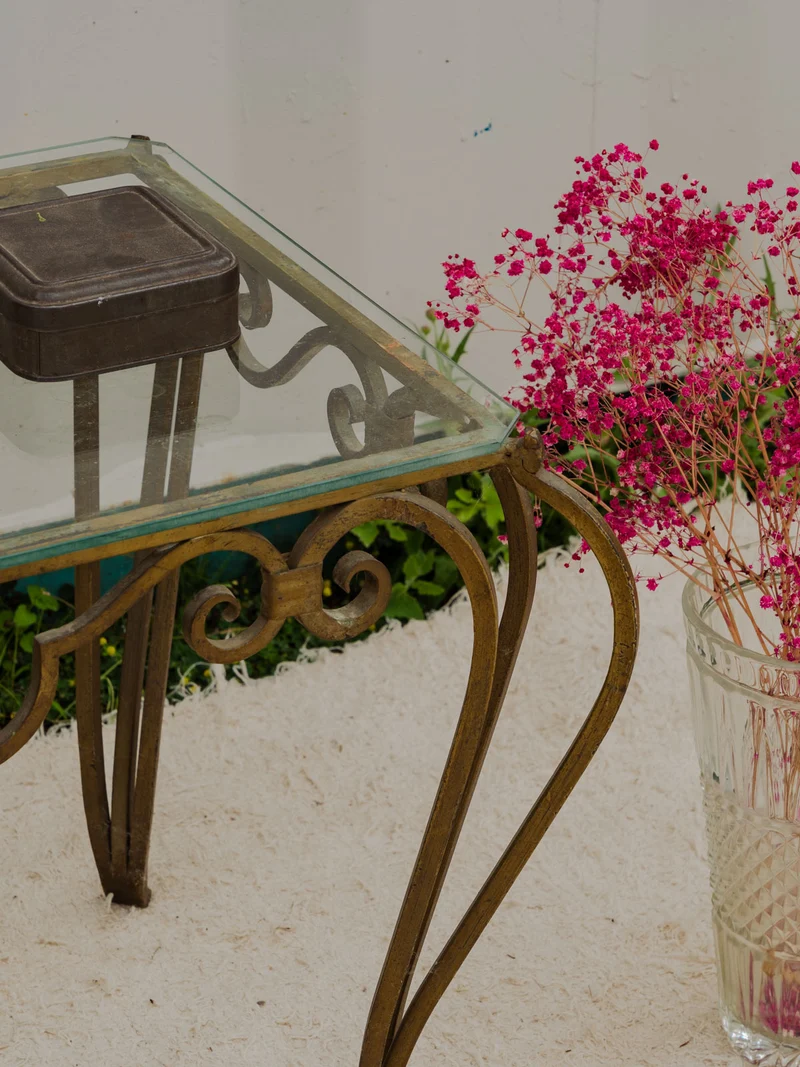 Francine, la table d'appoint en verre et fer N°975