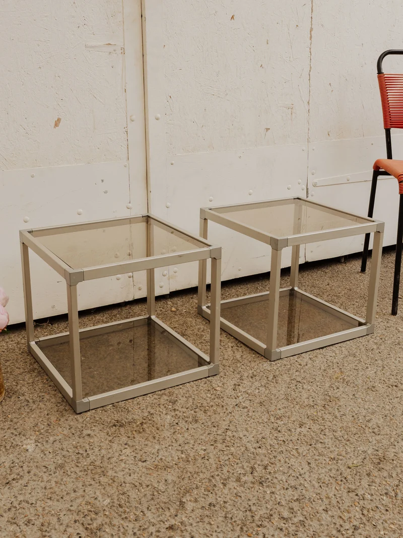 Hanna, la paire de tables d'appoint en verre et chromée N°1359