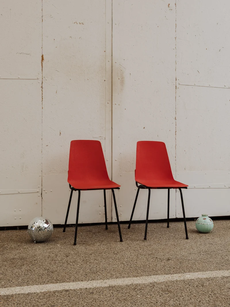 Alma, la paire de chaises rouges N°1616