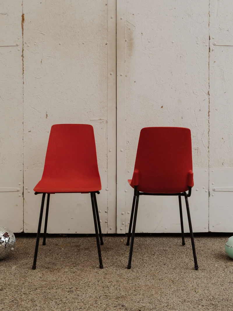 Alma, la paire de chaises rouges N°1616