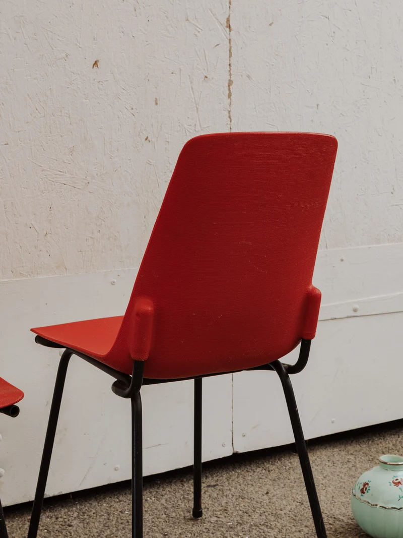 Alma, la paire de chaises rouges N°1616