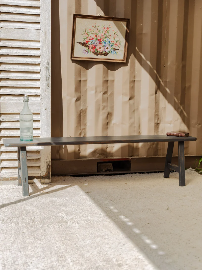 Antoine, le banc en bois gris N°413