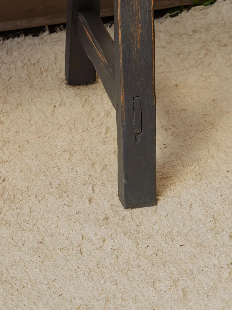 Antoine, le banc en bois gris N°413