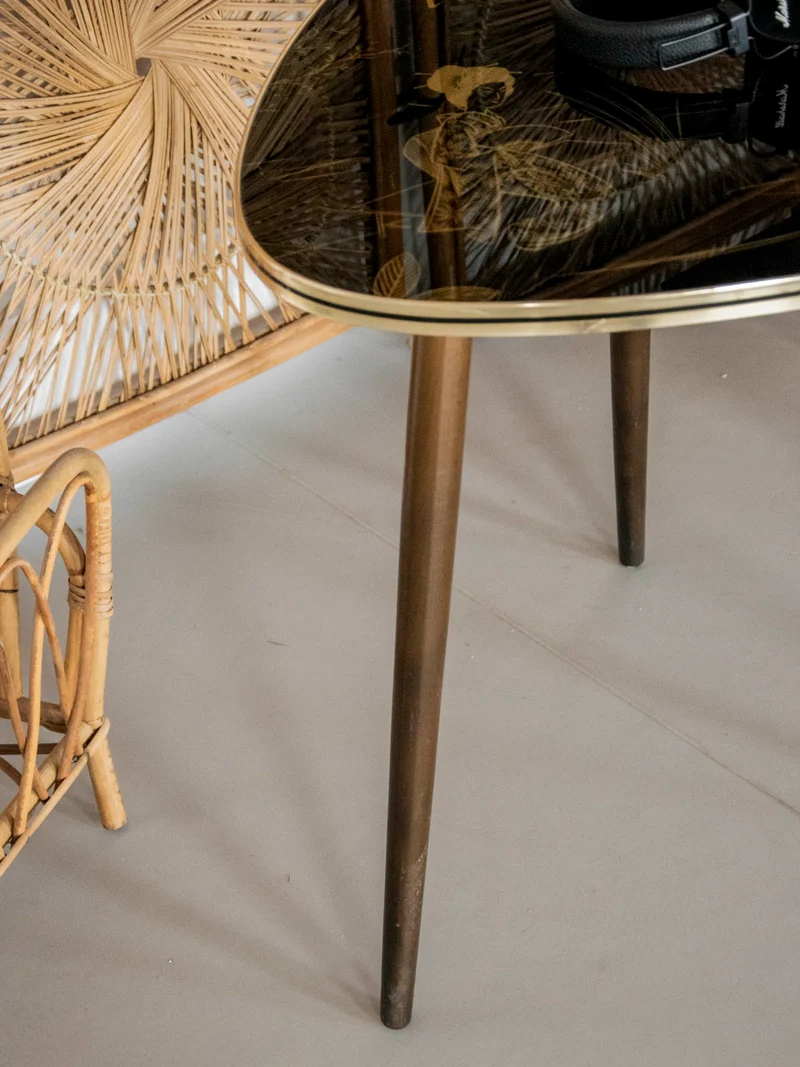 Hanna, la table d'appoint asiatique N°1345