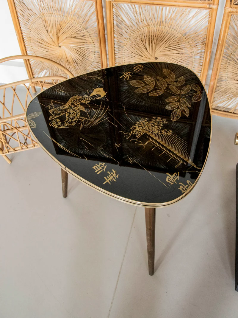 Hanna, la table d'appoint asiatique N°1345
