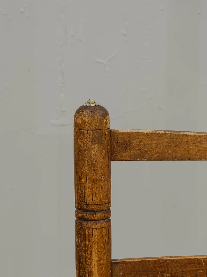 Claude, la chaise en bois et tissu brodé N°1296