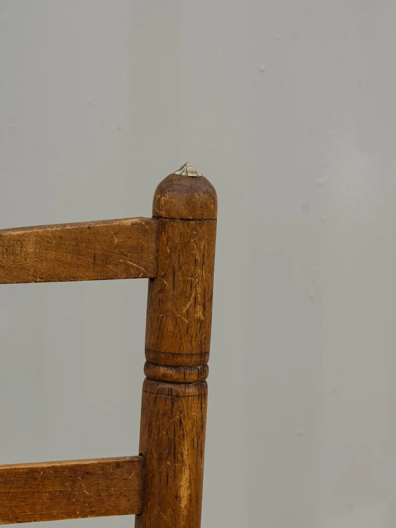 Claude, la chaise en bois et tissu brodé N°1296