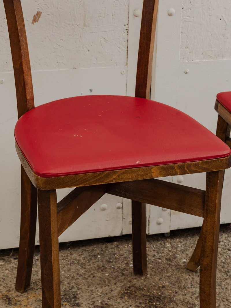Alma, le lot de 4 chaises en simili cuir rouge N°1605