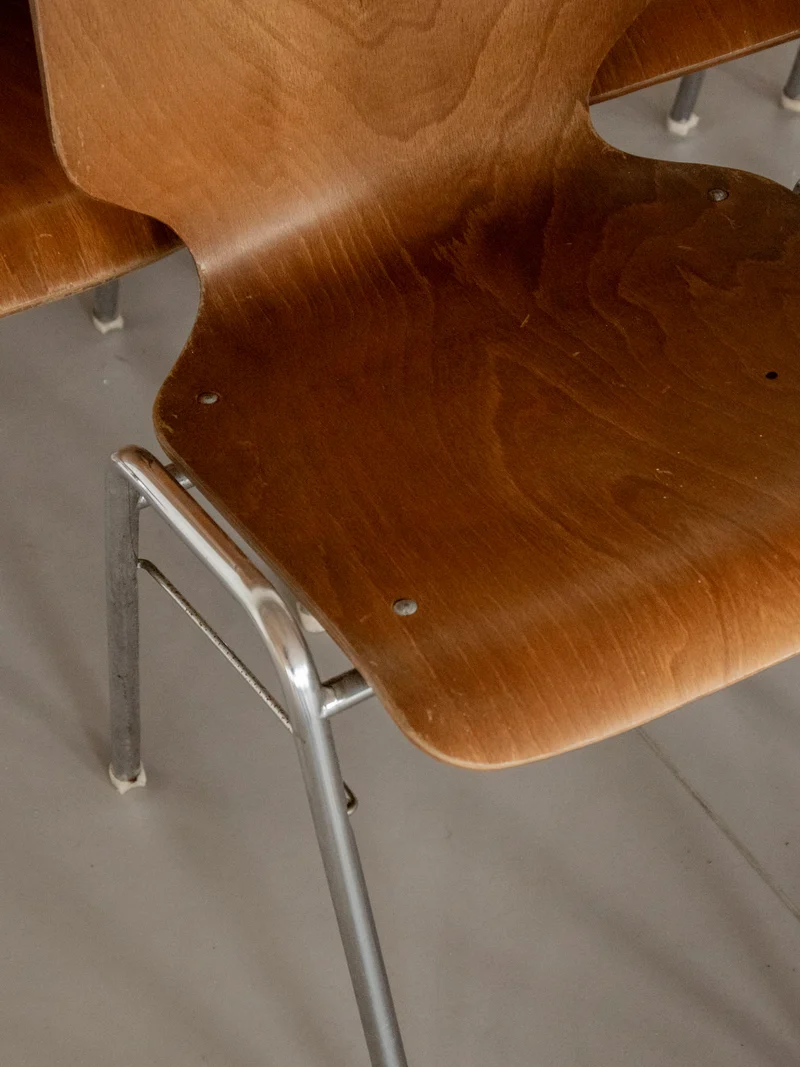 Alma, le lot de 6 chaises en bois ancien N°1543