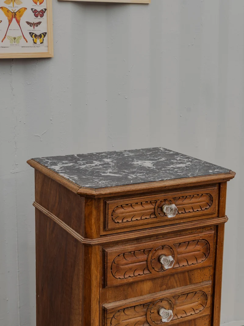 Gilbert, le petit buffet en bois et marbre N°1585