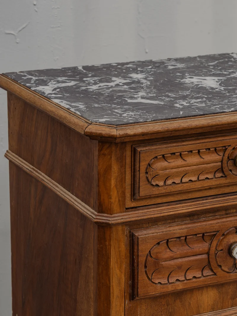 Gilbert, le petit buffet en bois et marbre N°1585