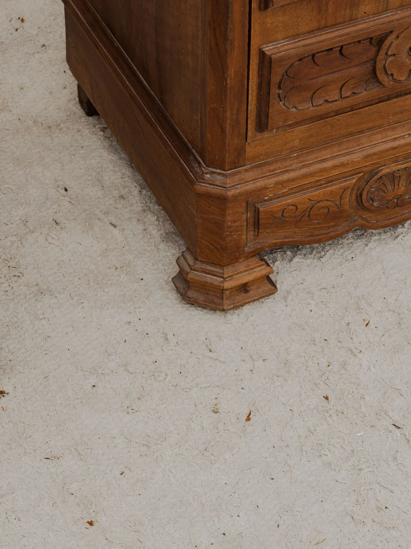 Gilbert, le petit buffet en bois et marbre N°1585