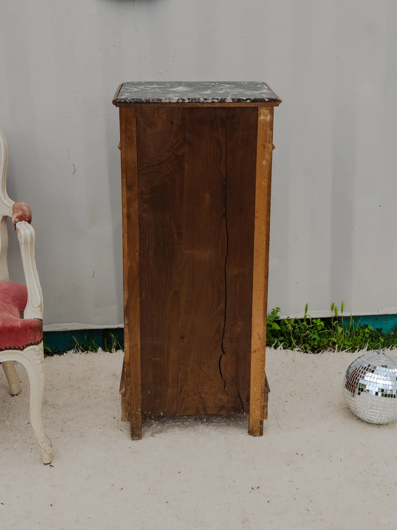 Gilbert, le petit buffet en bois et marbre N°1585