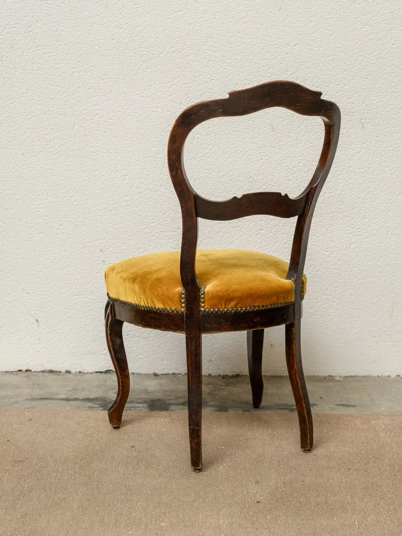 Claude, la chaise en bois et velours N°1306