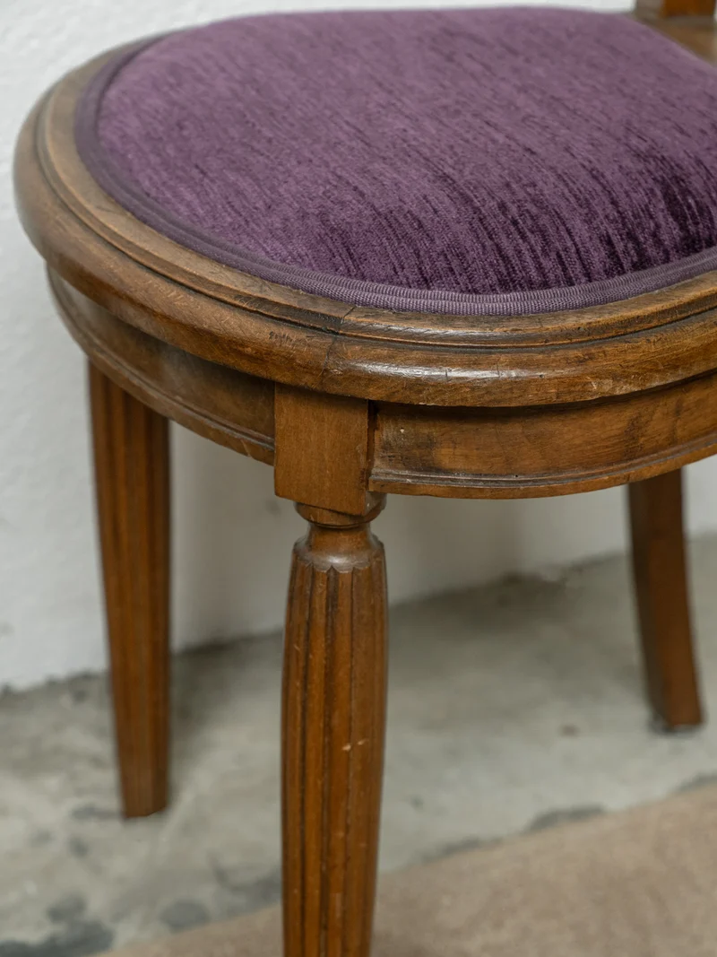 Claude, la paire de chaises en bois et velours N°1304