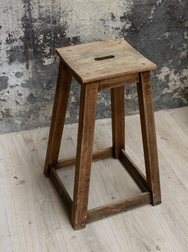 Regis, le tabouret en bois N°1366