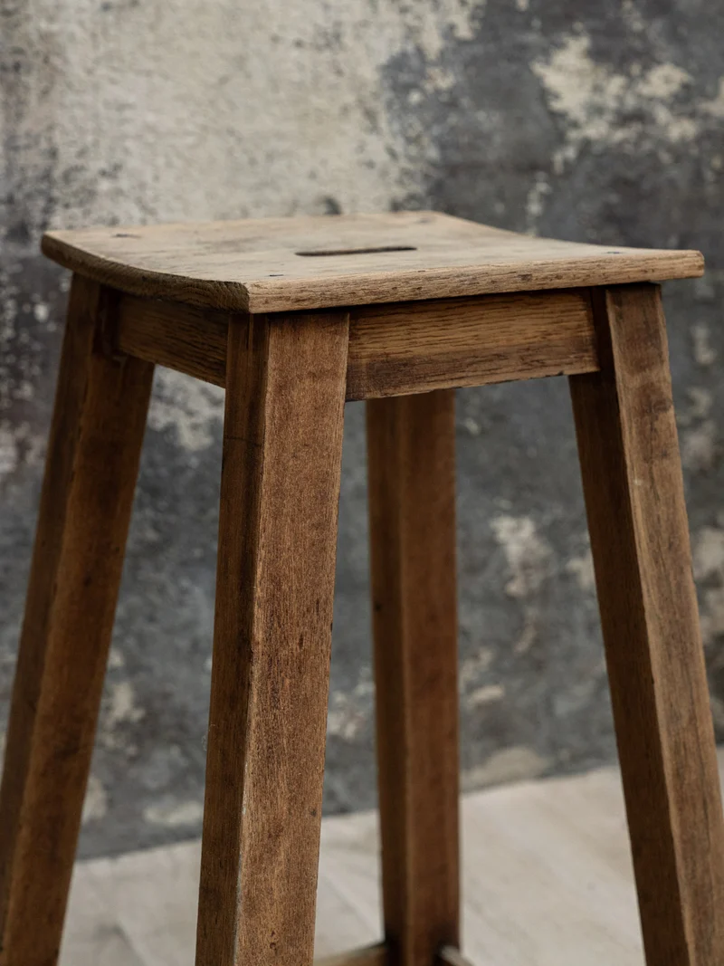 Regis, le tabouret en bois N°1366