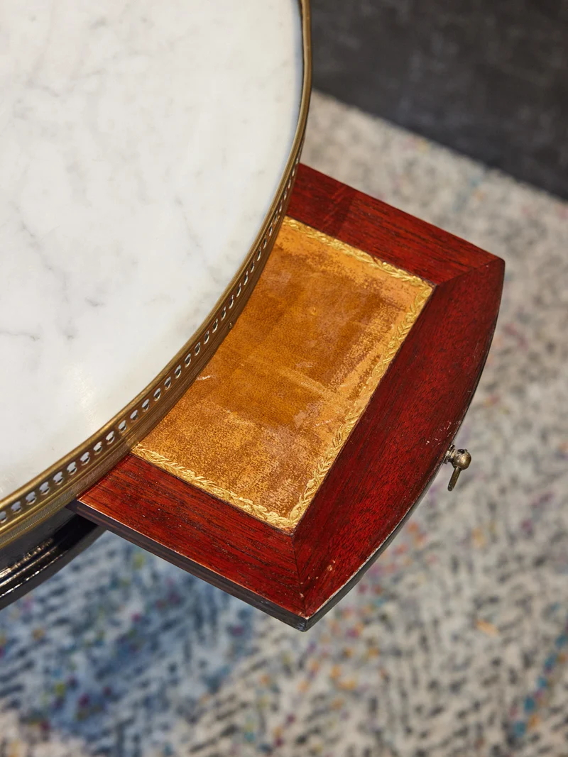 Billie, la table de jeux en marbre N°9