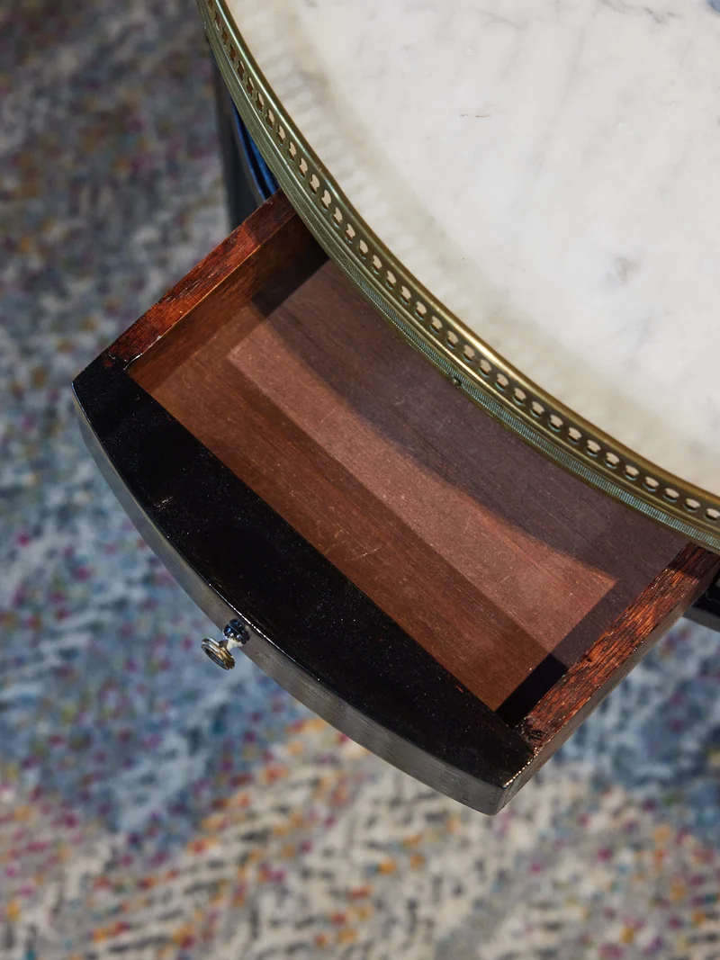Billie, la table de jeux en marbre N°9