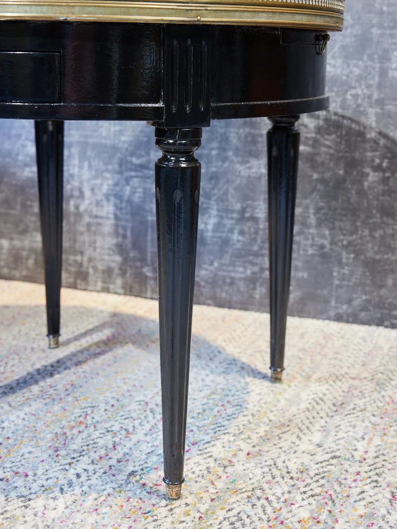Billie, la table de jeux en marbre N°9