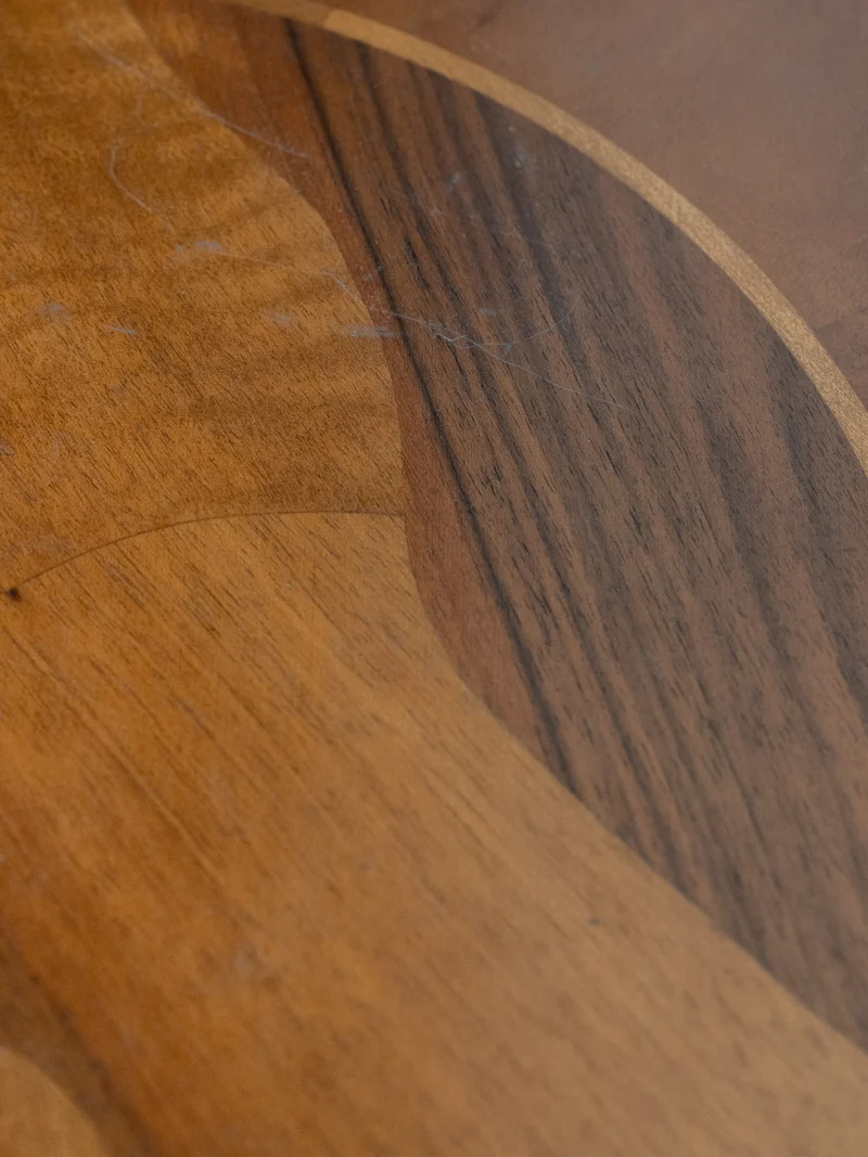 Alfred, le guéridon en bois N°206