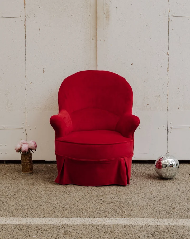 Ernest, le fauteuil en velours rouge N°994